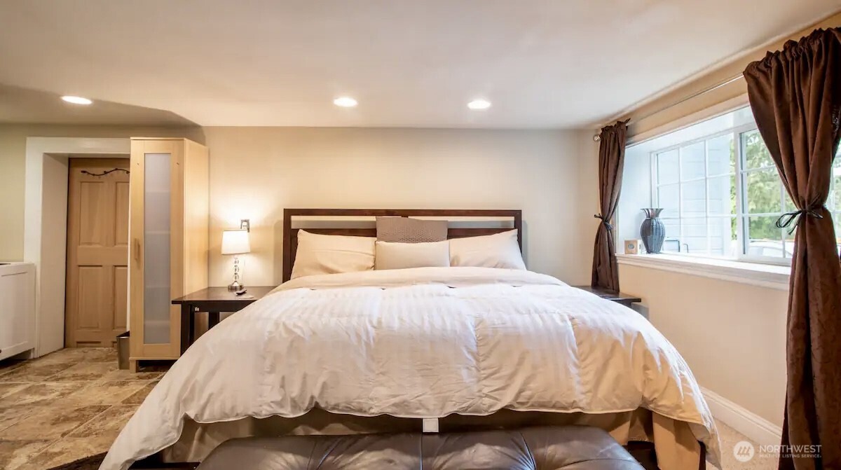 17514 West Riverside Drive Bothell, WA 98011 - Photo 23 of 40 Gallery Image 23