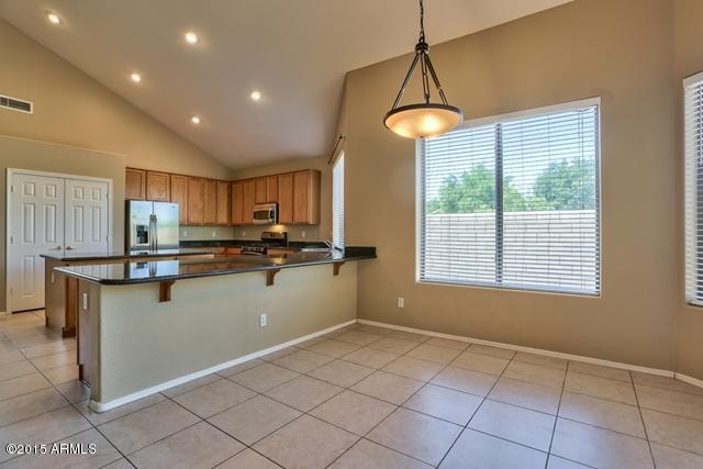 13652 West Calavar Road Surprise, AZ 85379 - Photo 14 of 39 Breakfast_Nook.jpg