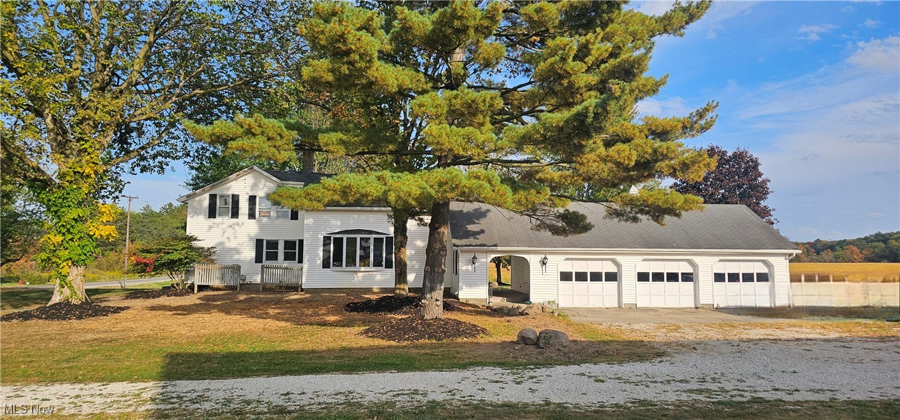 6162 Spieth Road Medina, OH 44256 - Photo 5 of 14 Traditional-style home featuring driveway and a front yard