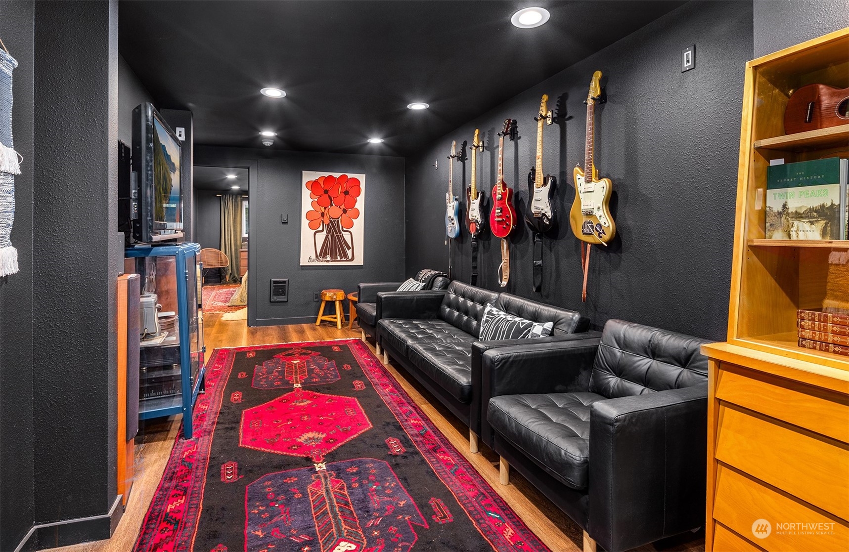 3009 Gedney Street Everett, WA 98201 - Photo 22 of 40 an outdoor living room with furniture and a flat screen tv