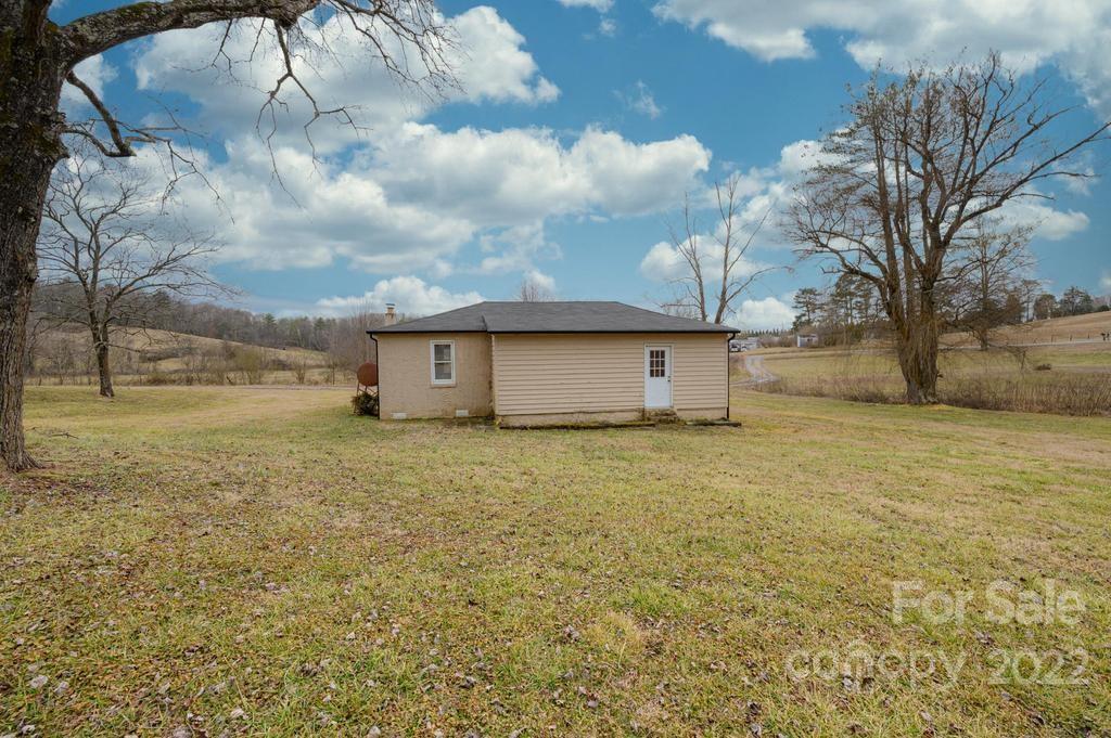 2494 Kingstown Road Lenoir, NC 28645 - Photo 27 of 29 Gallery Image 27
