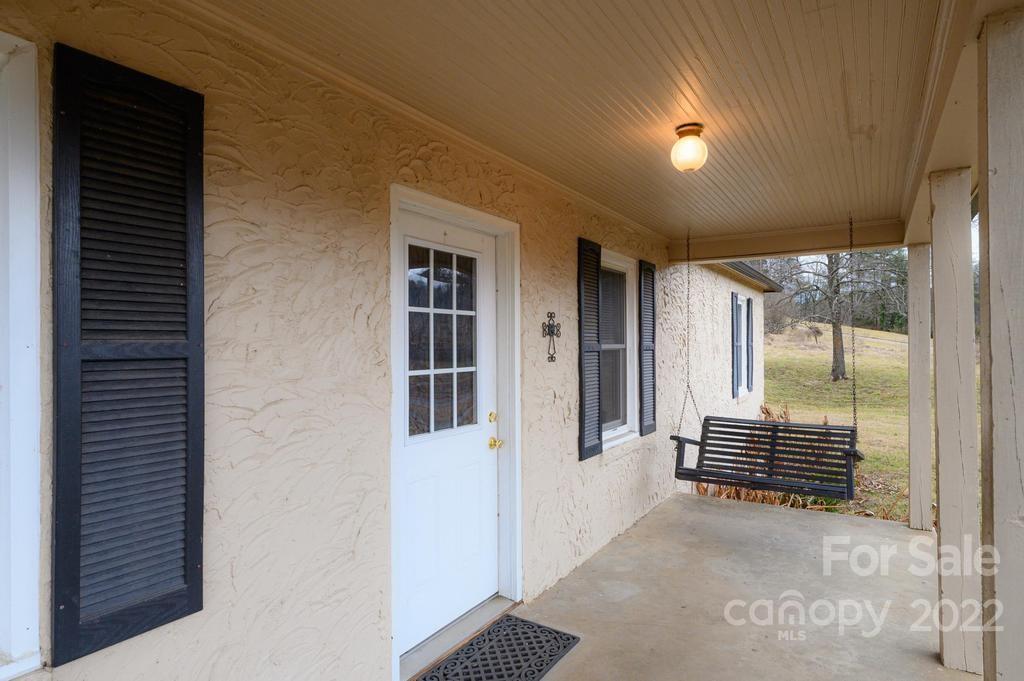 2494 Kingstown Road Lenoir, NC 28645 - Photo 3 of 29 Gallery Image 3