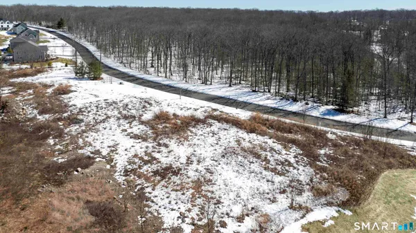 $369,900 | 110 Windsor Court, Avon, CT 06001