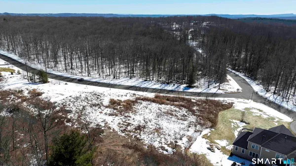 $369,900 | 110 Windsor Court, Avon, CT 06001