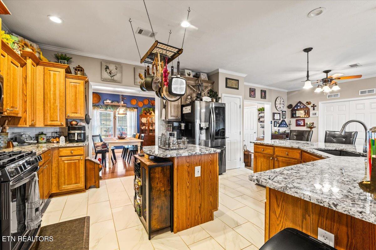 1048 Deerfield Way La Follette, TN 37766 - Photo 12 of 60 15-Deerfield Way