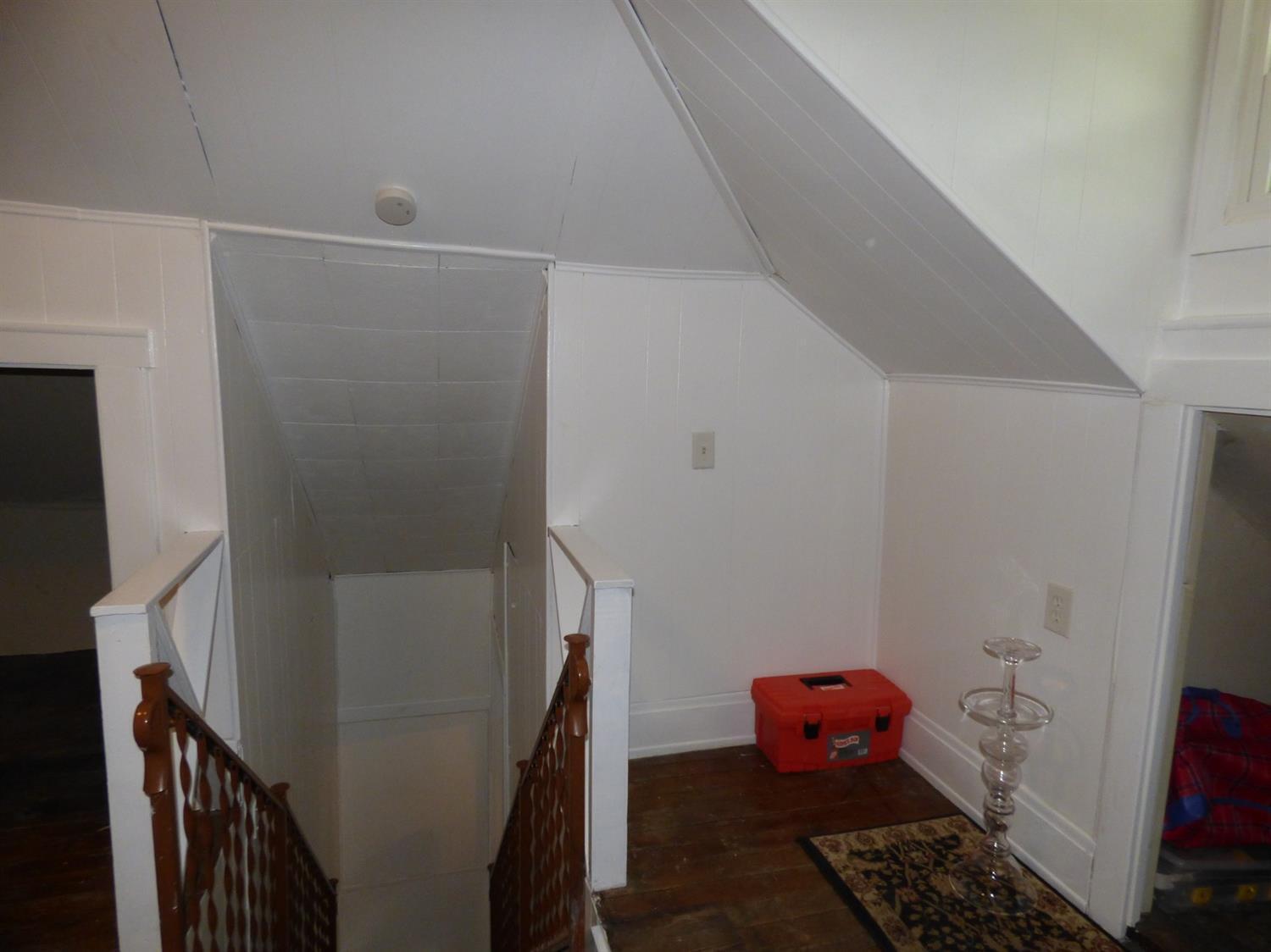 1554 Summit Road Cincinnati, OH 45237 - Photo 22 of 27