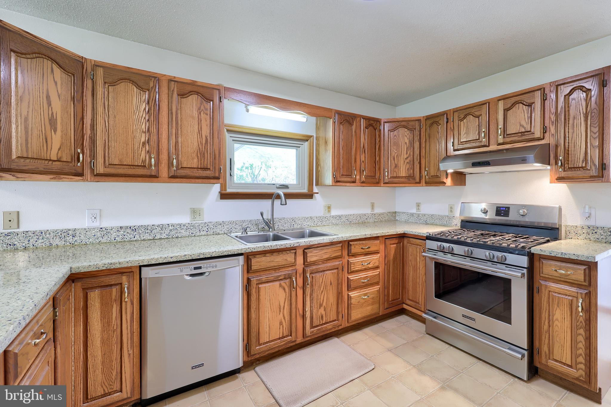 178 Moore Road Lebanon, PA 17046 - Photo 9 of 46 Gallery Image 9