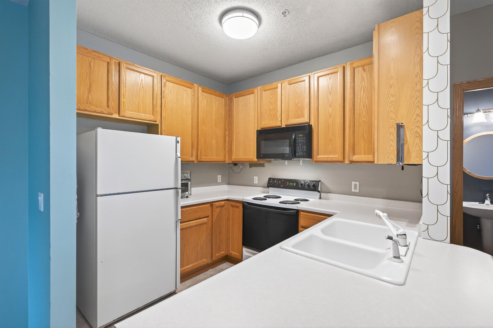 10705 Unity Street Northwest, Unit 6 Coon Rapids, MN 55433 - Photo 13 of 28