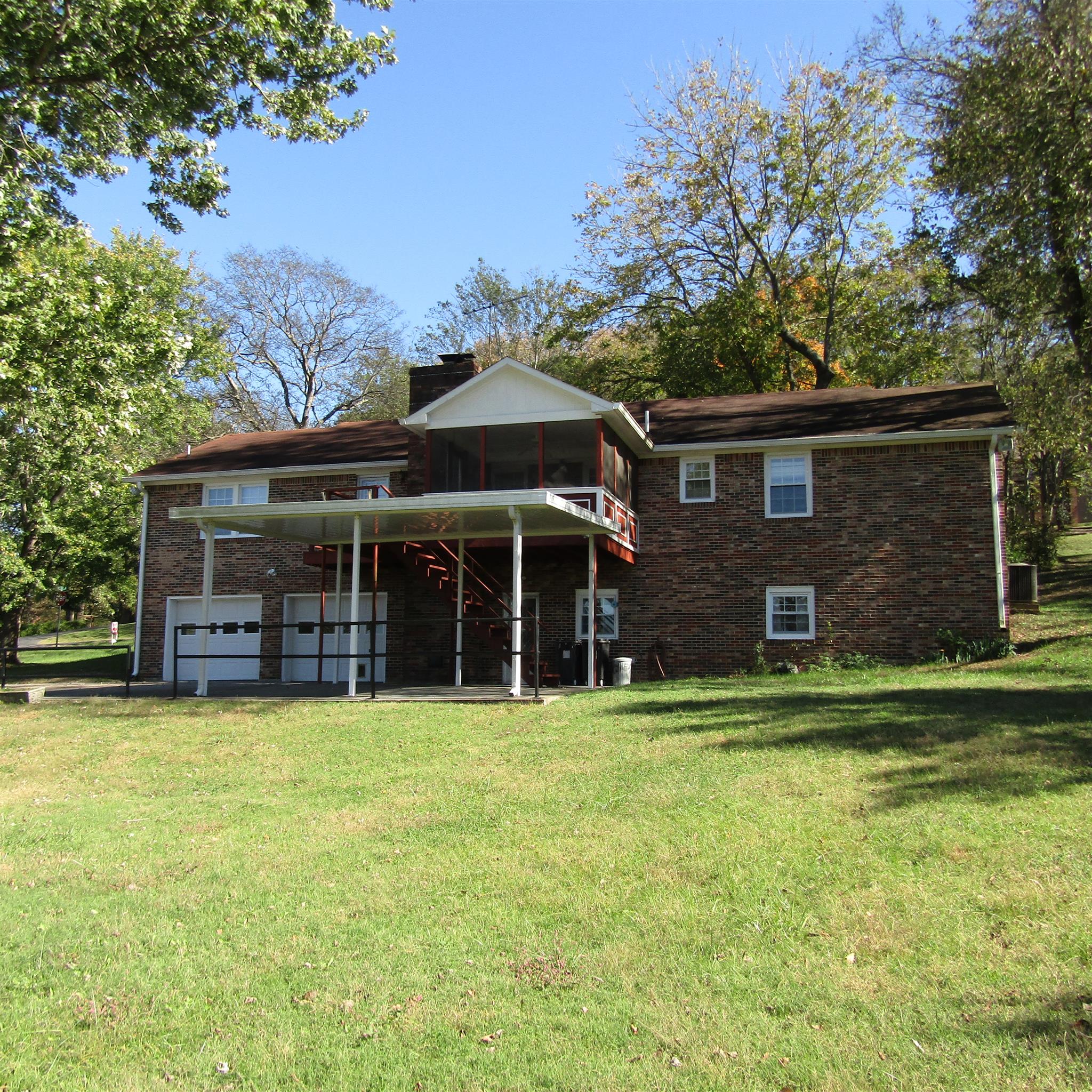 300 Stoneybrook Road Columbia, TN 38401 - Photo 3 of 9 Gallery Image 3