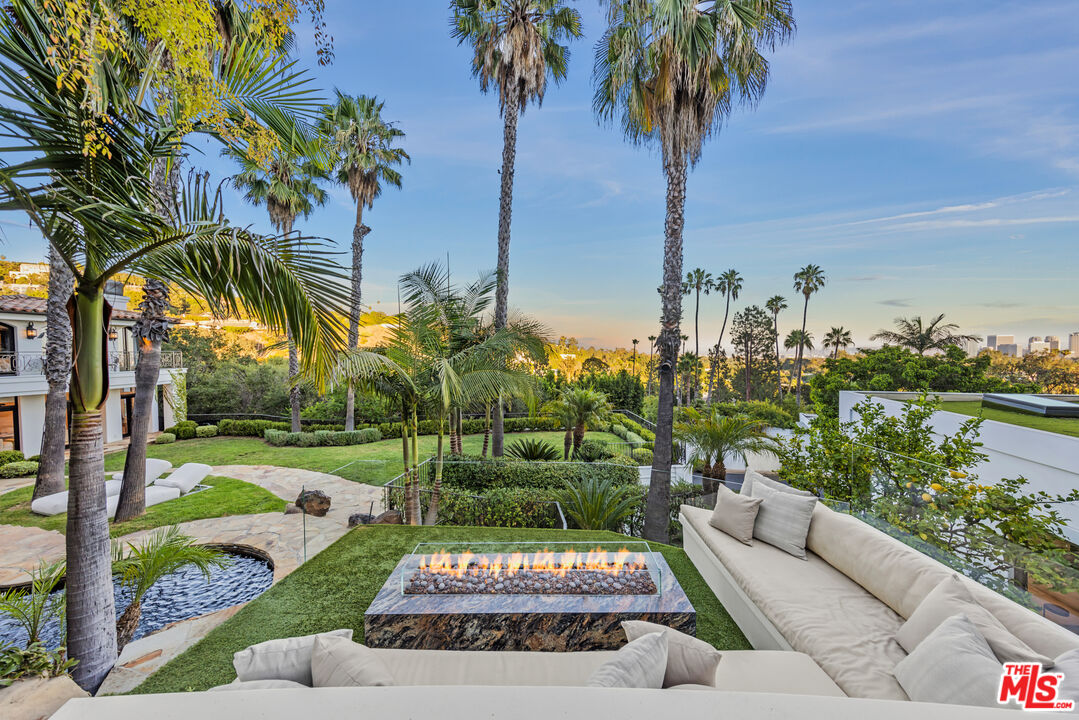 10048 Cielo Drive Beverly Hills, CA 90210 - Photo 2 of 36