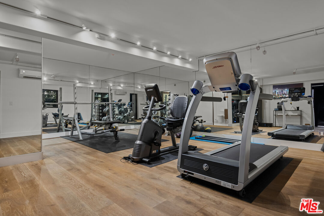 10048 Cielo Drive Beverly Hills, CA 90210 - Photo 24 of 36