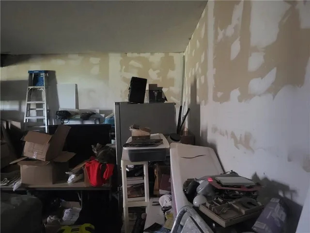 $850,000 | 20100 South S Street, Raymore, MO 64083