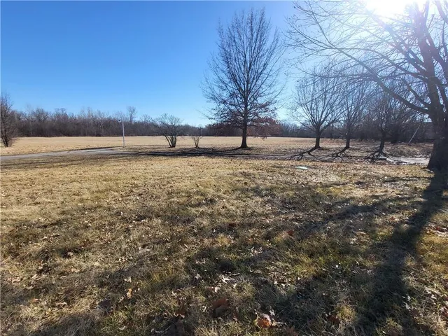 $850,000 | 20100 South S Street, Raymore, MO 64083