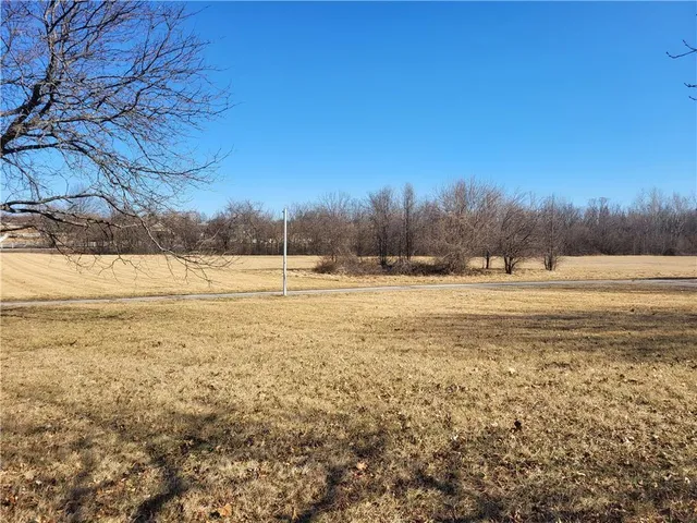 $850,000 | 20100 South S Street, Raymore, MO 64083