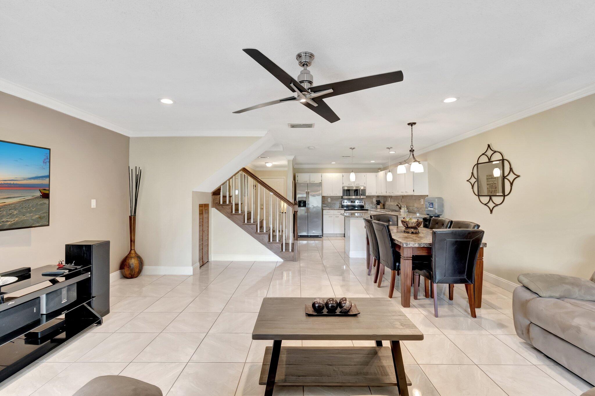 23359 Southwest 55th Way, Unit G Boca Raton, FL 33433 - Photo 5 of 63 1 of 4 Fans