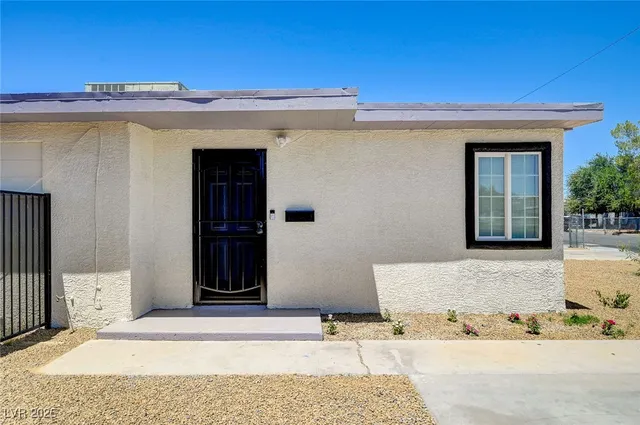 $1,950 | 1716 Pacific Street, Las Vegas, NV 89104