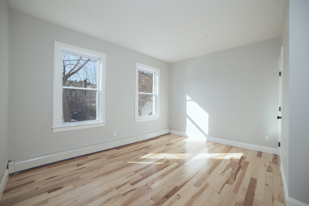 10 Duffley Court, Unit 1 Chestnut Hill, MA 02467 - Photo 13 of 29