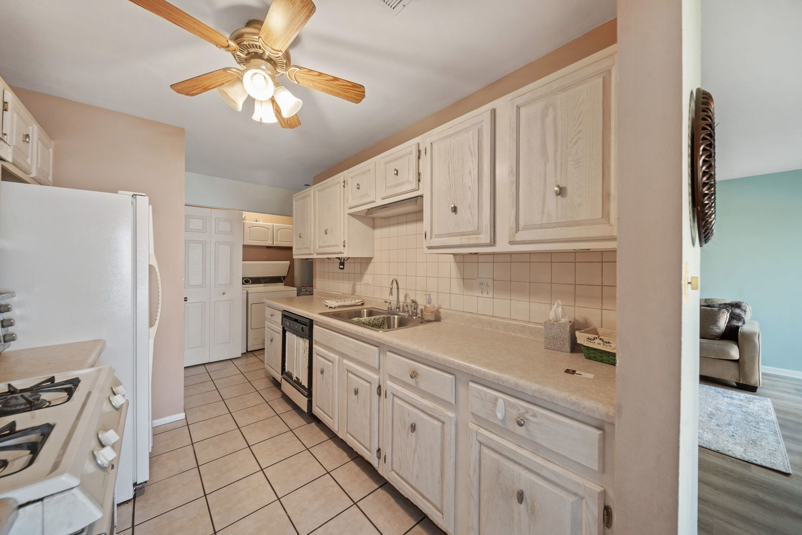 1774 Raleigh Lane, Unit 1774 Hoffman Estates, IL 60169 - Photo 9 of 27 Gallery Image 9