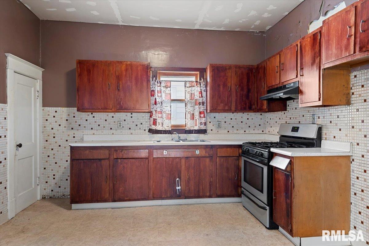 1505 Pennsylvania Avenue Springfield, IL 62702 - Photo 12 of 25