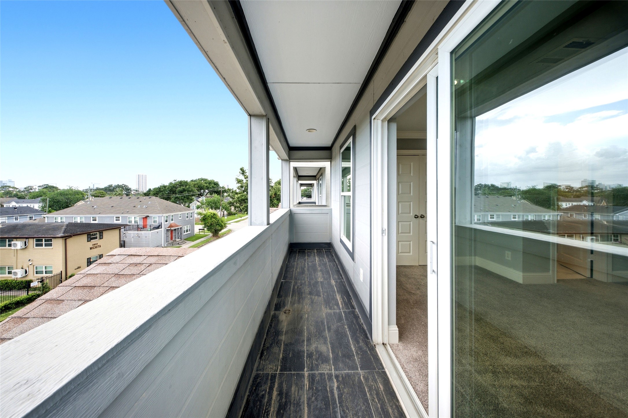 2811 Wichita Street Houston, TX 77004 - Photo 14 of 18 3rd Floor Balcony