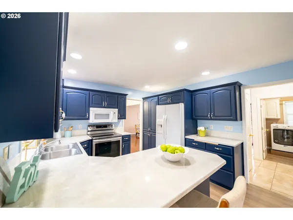 $609,000 | 312 Southwest Cascade Meadow Drive, Sublimity, OR 97385