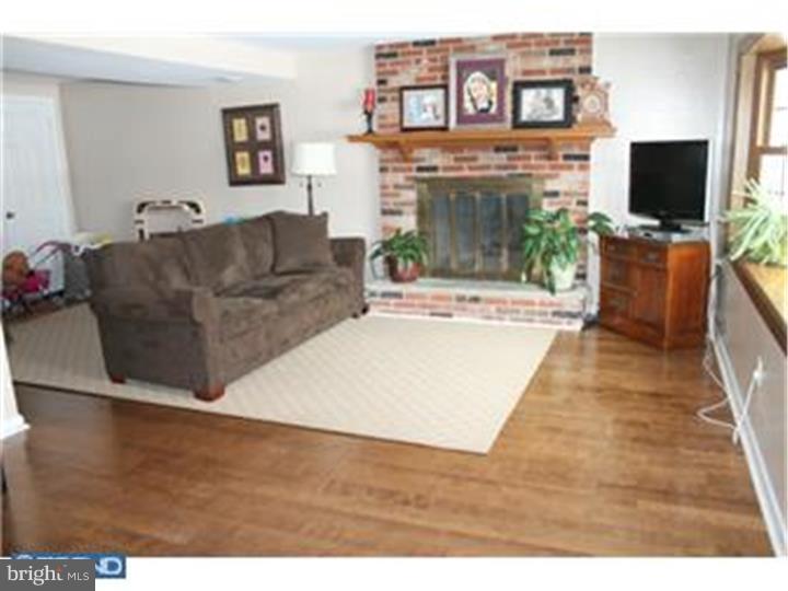 409 Robin Road Hatboro, PA 19040 - Photo 9 of 24 Family Room