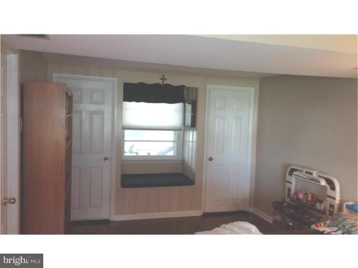 409 Robin Road Hatboro, PA 19040 - Photo 10 of 24 Family Room