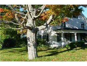 173 Winnicutt Road Stratham, NH 03885 - Photo 2 of 9