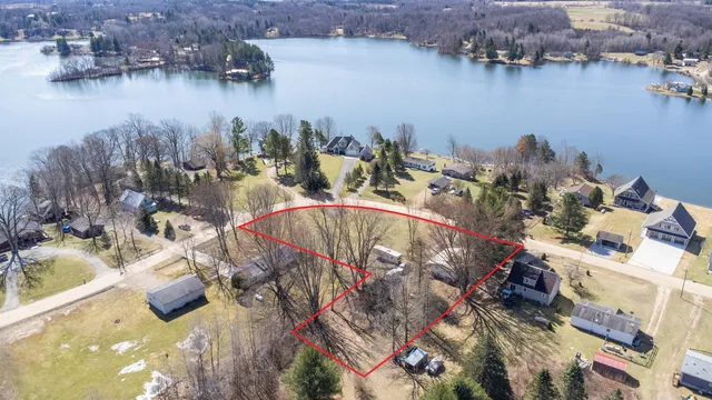 $202,500 | 9488 Miramichi Drive, Evart, MI 49631