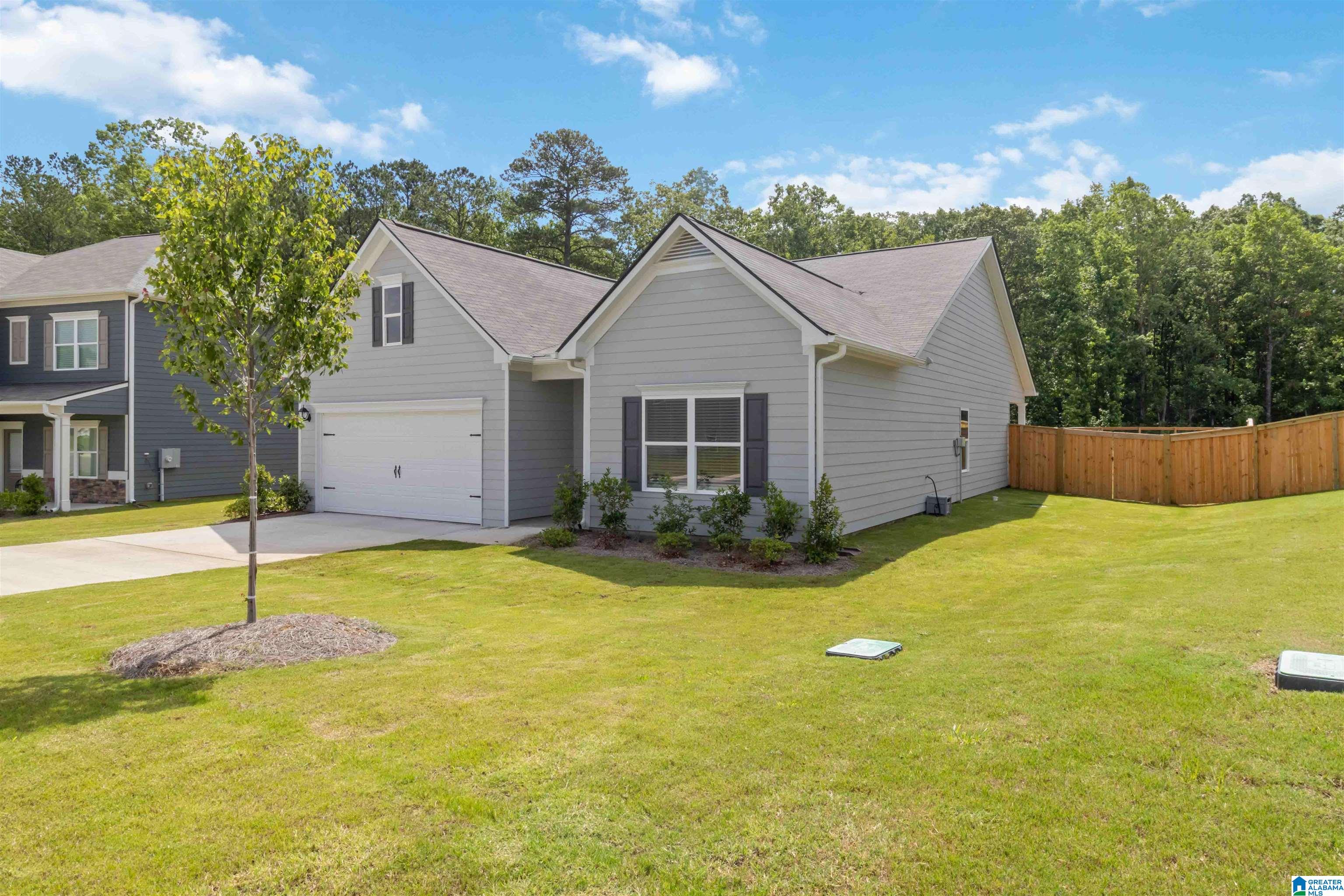550 Ridge Circle Odenville, AL 35120 - Photo 2 of 26