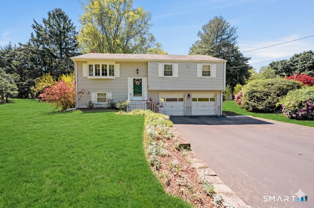 10 Susan Road Vernon, CT 06066 - Photo 1 of 40