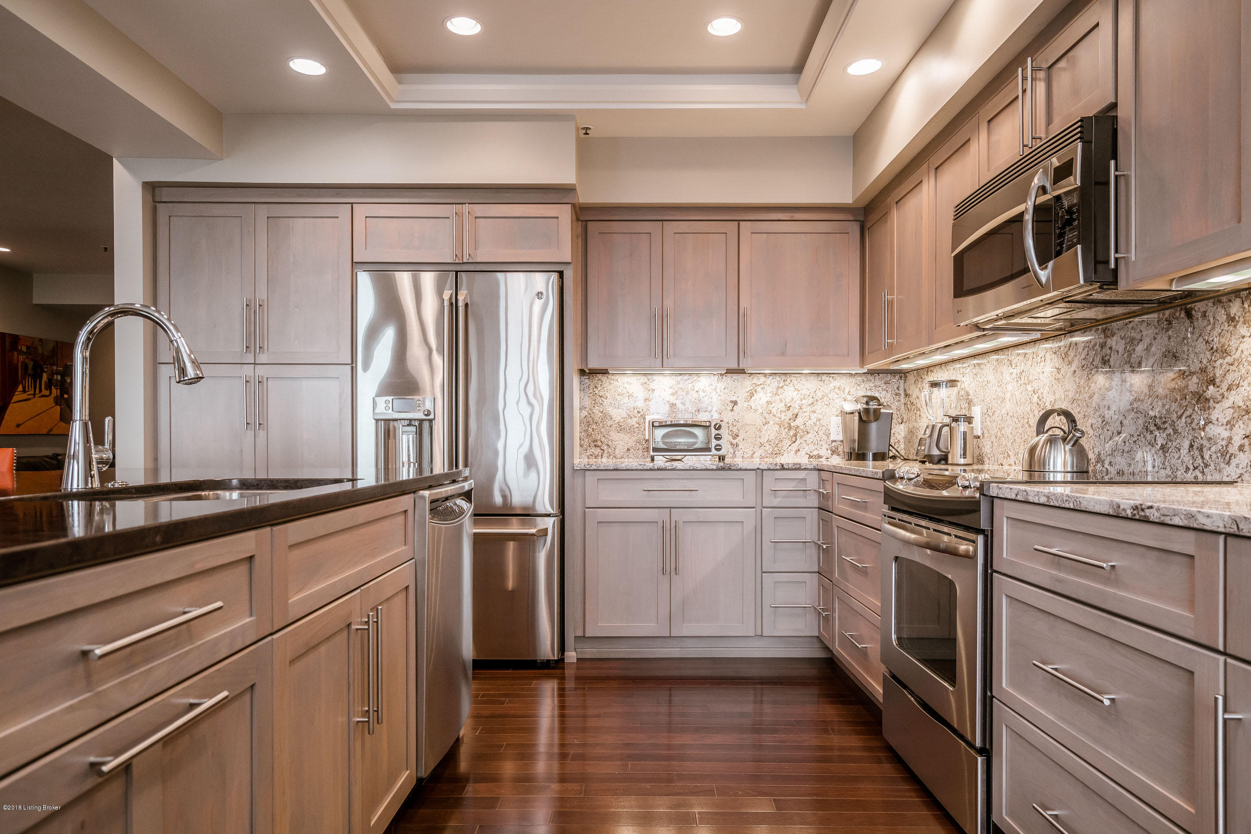 711 West Main Street, Unit Q & R Louisville, KY 40202 - Photo 13 of 53 13 Kitchen