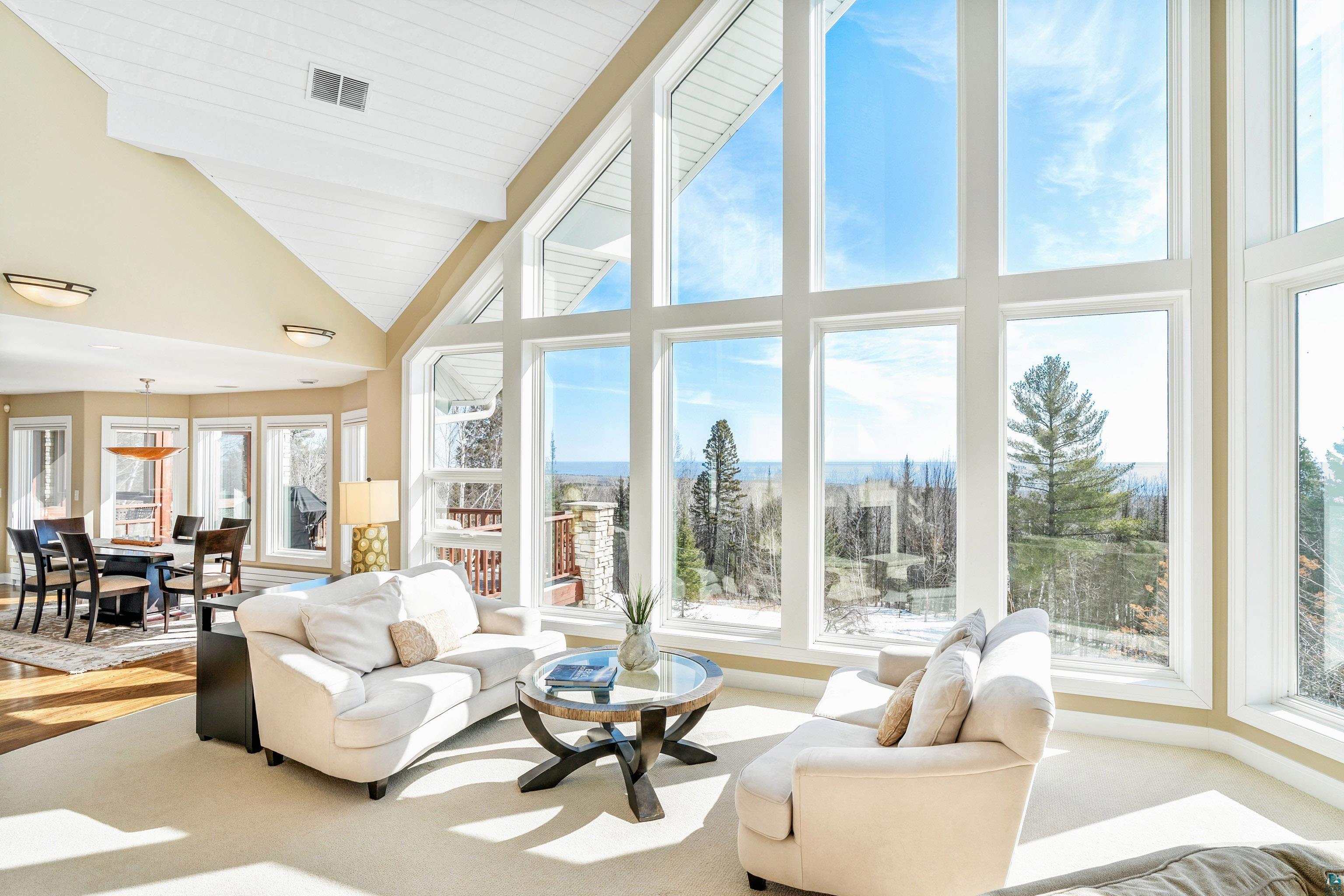 5290 Lakewood Road Duluth, MN 55804 - Photo 8 of 50 Vaulted ceiling and a wealth of natural light.