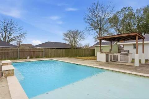 $248,500 | 1401 Wedgewood Street, Lake Charles, LA 70605