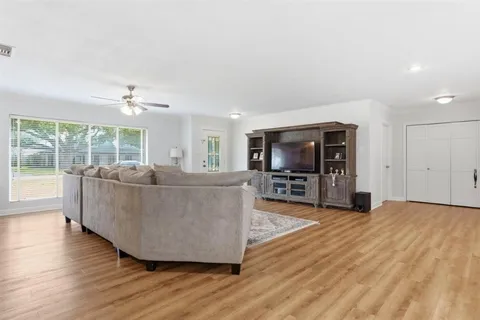 $248,500 | 1401 Wedgewood Street, Lake Charles, LA 70605