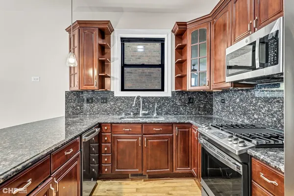 $3,550 | 2617 West Evergreen Avenue, Unit 1E, Chicago, IL 60622