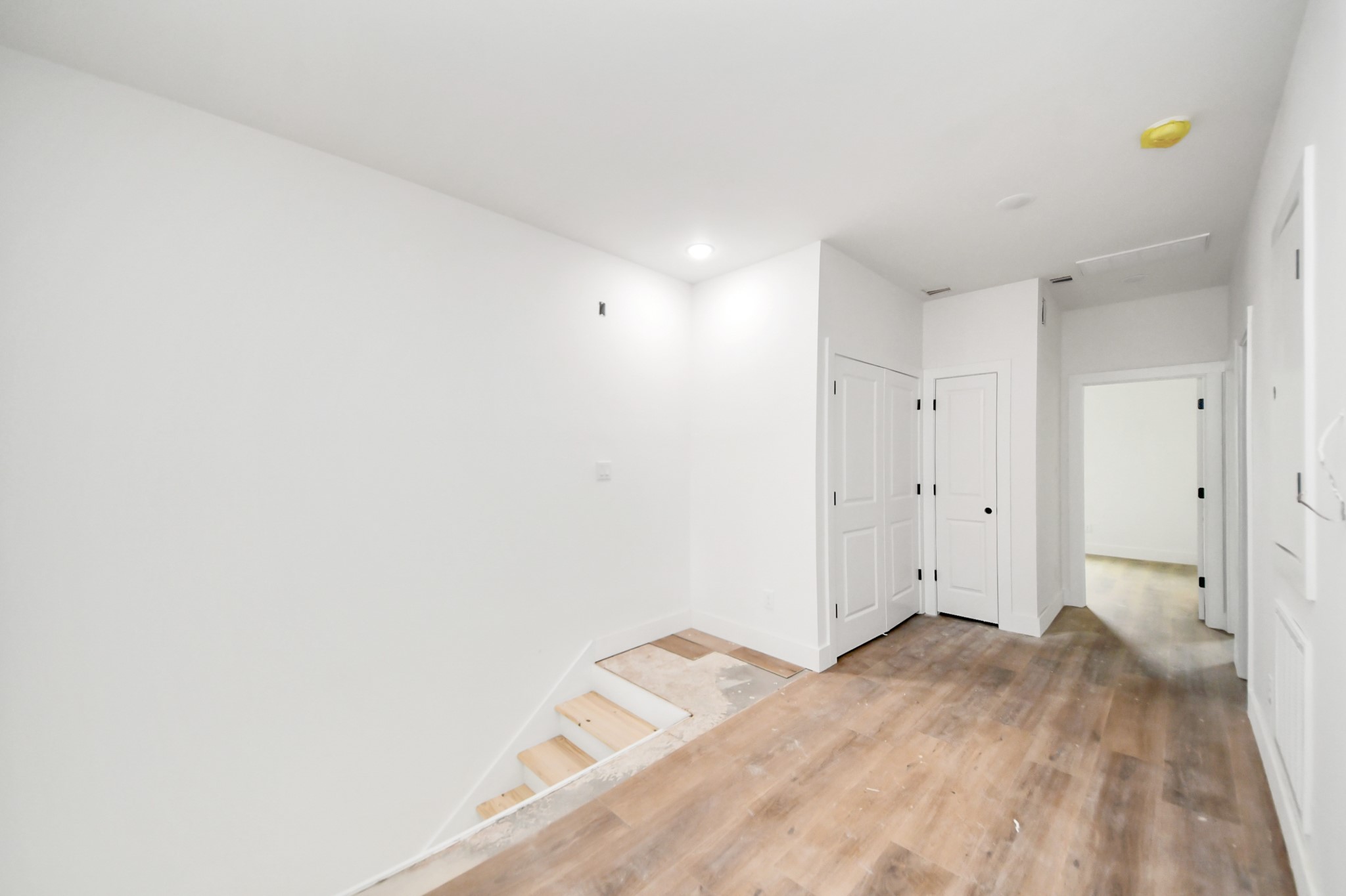 8206 Colonial Lane Houston, TX 77051 - Photo 19 of 31 a view of room