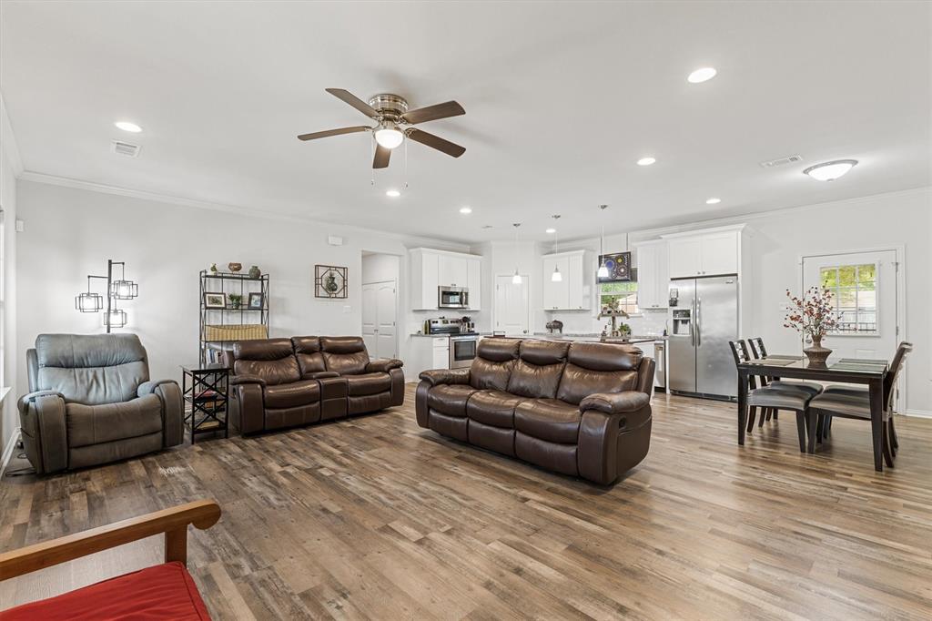 327 Walnut Street Terrell, TX 75160 - Photo 8 of 32