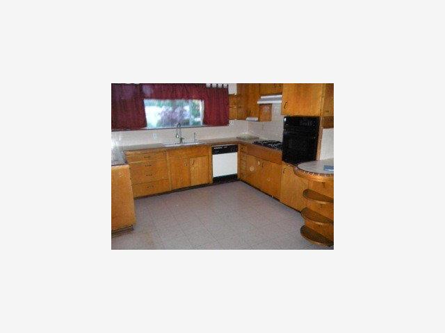 105 Progress Avenue Watsonville, CA 95076 - Photo 2 of 5 a upper view of a living room with a flat screen tv