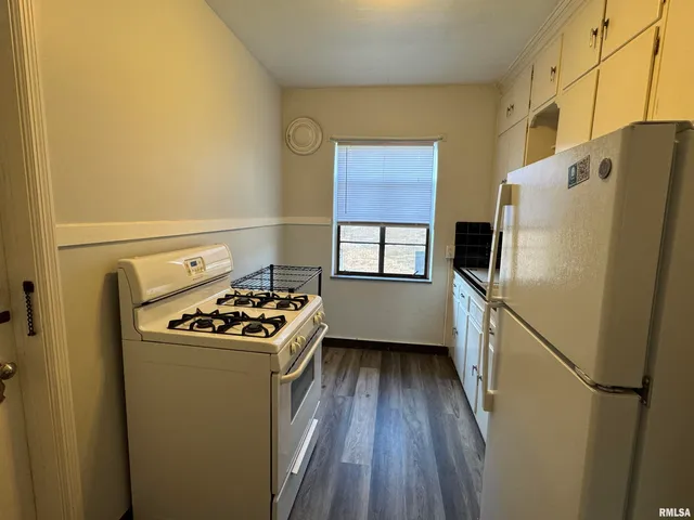 $925 | 405 West Columbia Avenue, Unit 6, Davenport, IA 52803