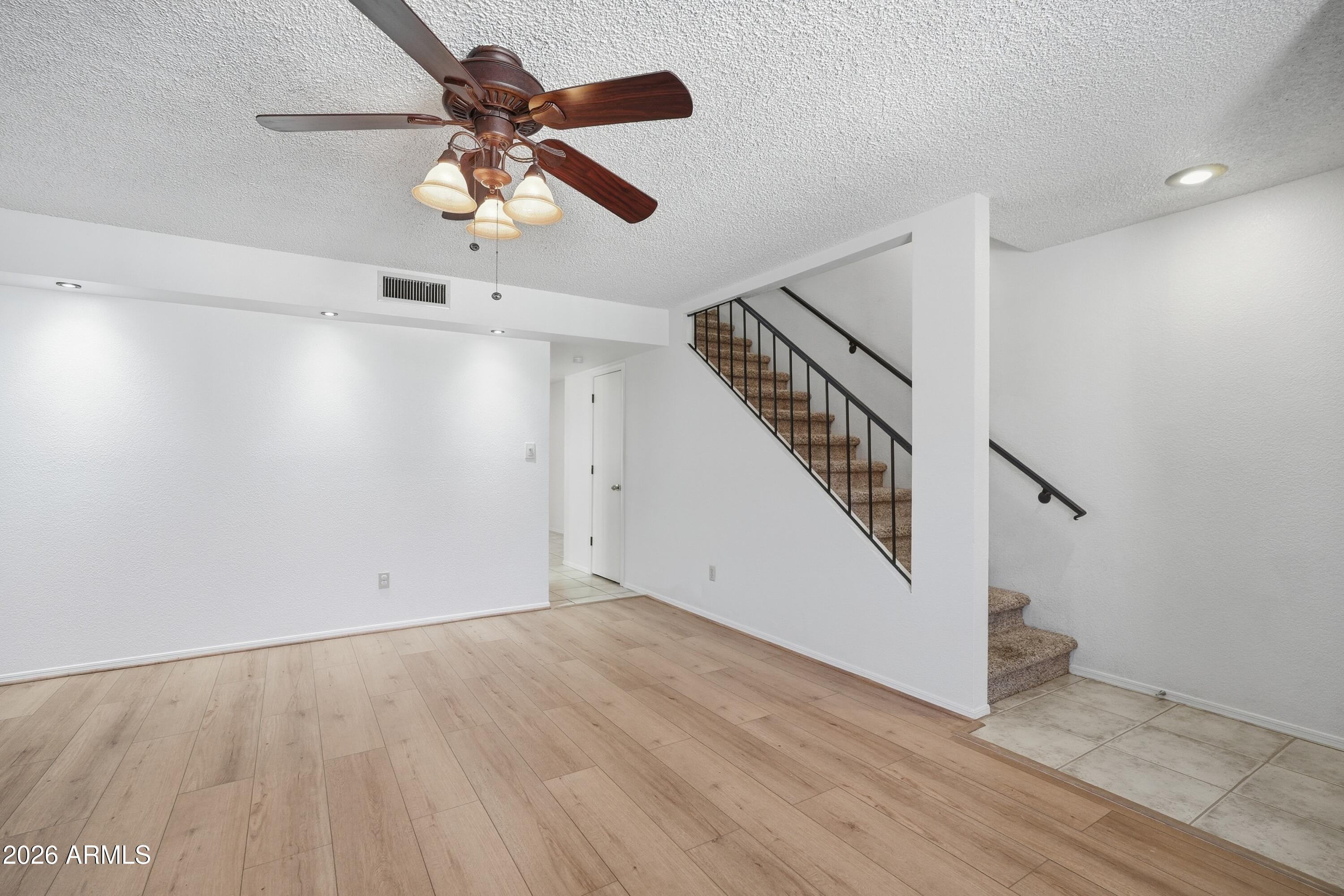 6262 East Brown Road, Unit 17 Mesa, AZ 85205 - Photo 6 of 37 Living Room