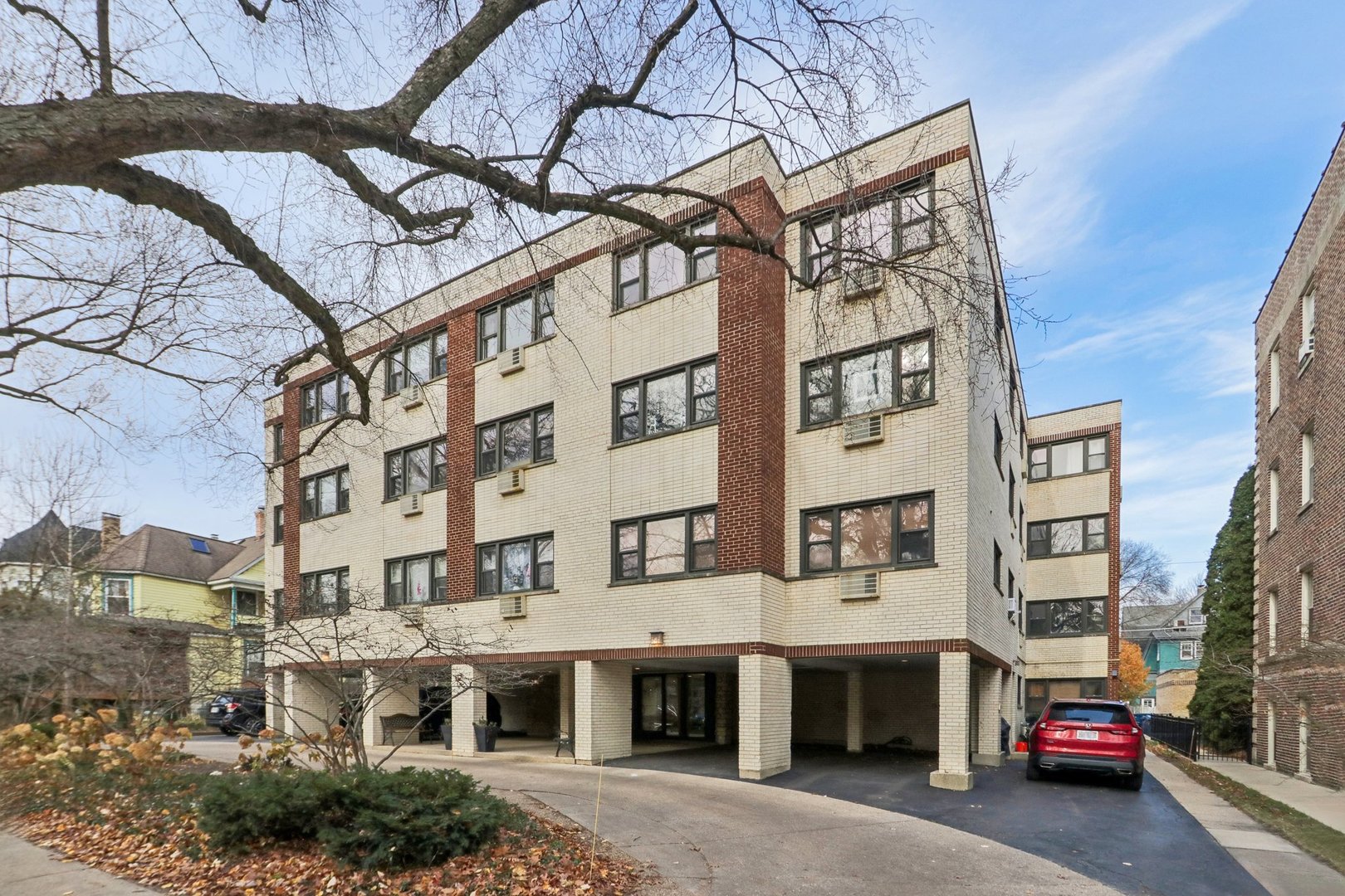 815 Reba Place, Unit 104 Evanston, IL 60202 - Photo 1 of 26 a building view
