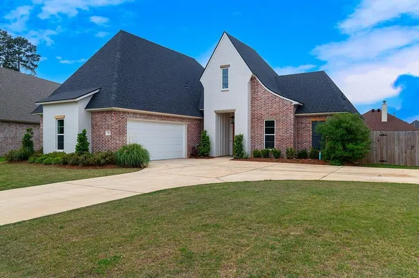 $460,000 | 121 Sitka Loop, Haughton, LA 71037