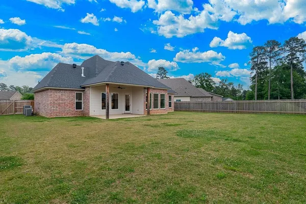 $460,000 | 121 Sitka Loop, Haughton, LA 71037
