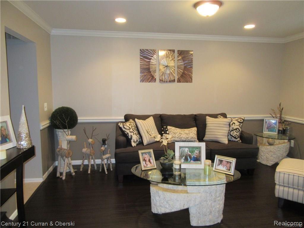 21149 Bryce Court Romulus, MI 48174 - Photo 23 of 32 Bryce Livingroom 2.jpg