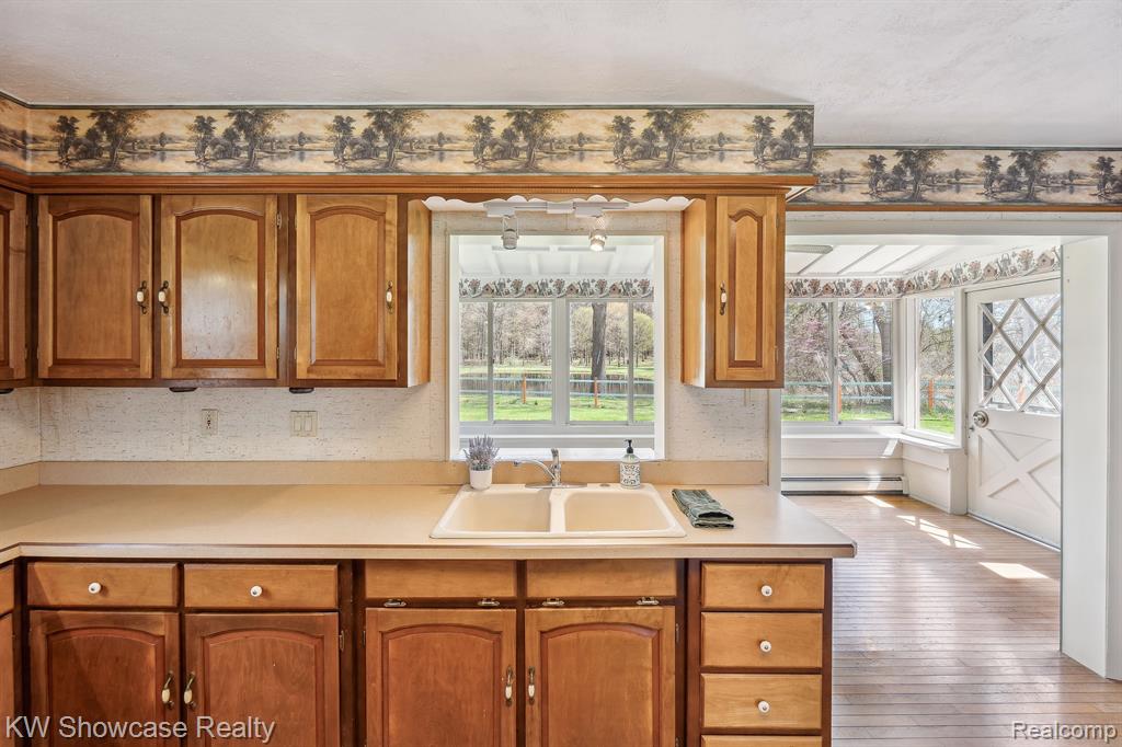 2050 Rowe Road Milford, MI 48380 - Photo 15 of 76