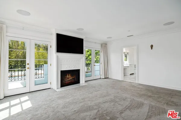 $18,000 | 438 Lincoln Boulevard, Santa Monica, CA 90402