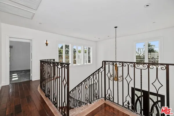 $18,000 | 438 Lincoln Boulevard, Santa Monica, CA 90402