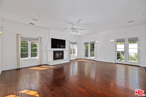 $18,000 | 438 Lincoln Boulevard, Santa Monica, CA 90402