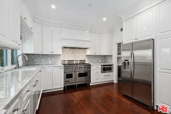 $18,000 | 438 Lincoln Boulevard, Santa Monica, CA 90402